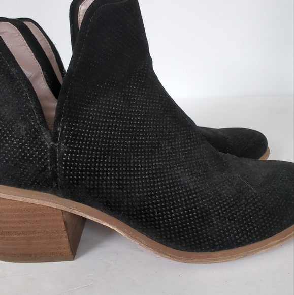 BP Leather Block Heel Ankle Bootie in Black Leather Boots size 8 Chunky Heel - Picture 3 of 12